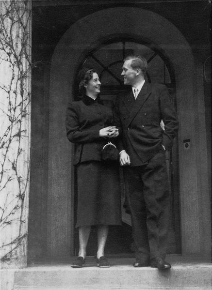 Datei:Ahlmann vor Standesamt b 08 neu.jpg